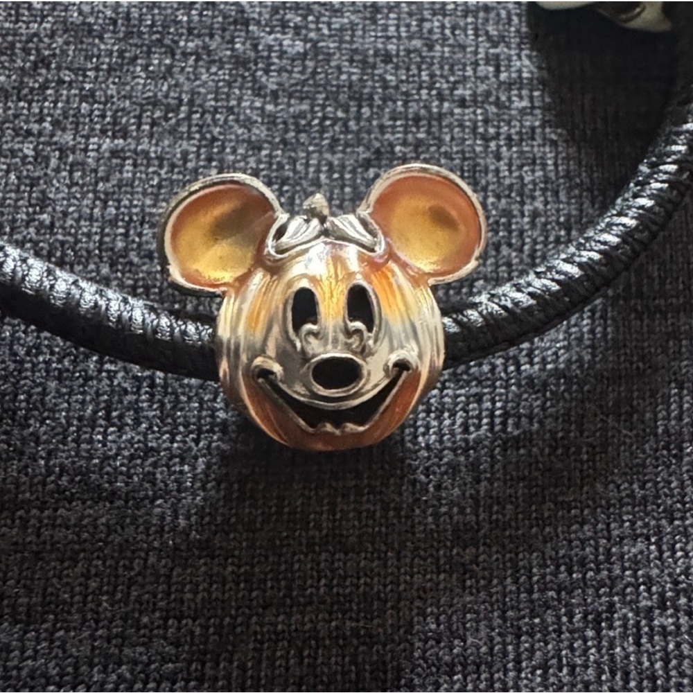 Pandora Disney Mickey Mouse charm - Picture 2 of 2